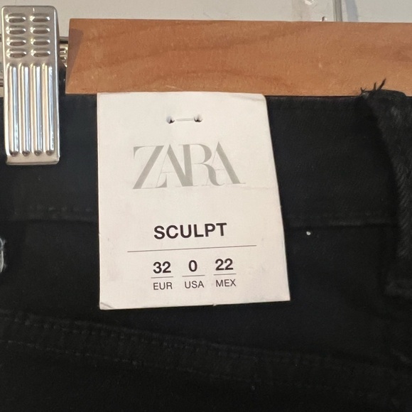 ZARA Sculpt High Rise Ankle Length Black Jeans Size 0 3643/050 New - Picture 3 of 6